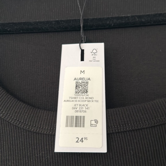 NWT Scoop Black T-Shirt - Picture 3 of 3